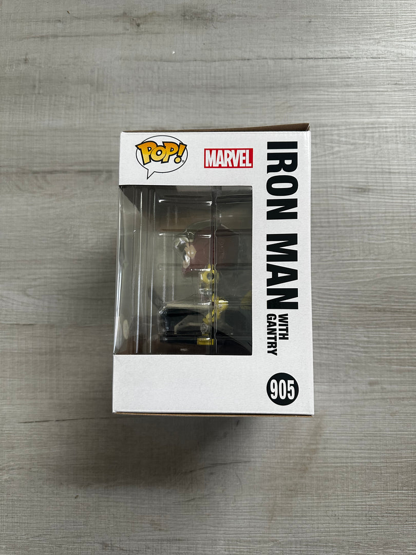 Iron Man with Gantry (Metallic) (Glow in the Dark) Deluxe Pop! Vinyl Figure